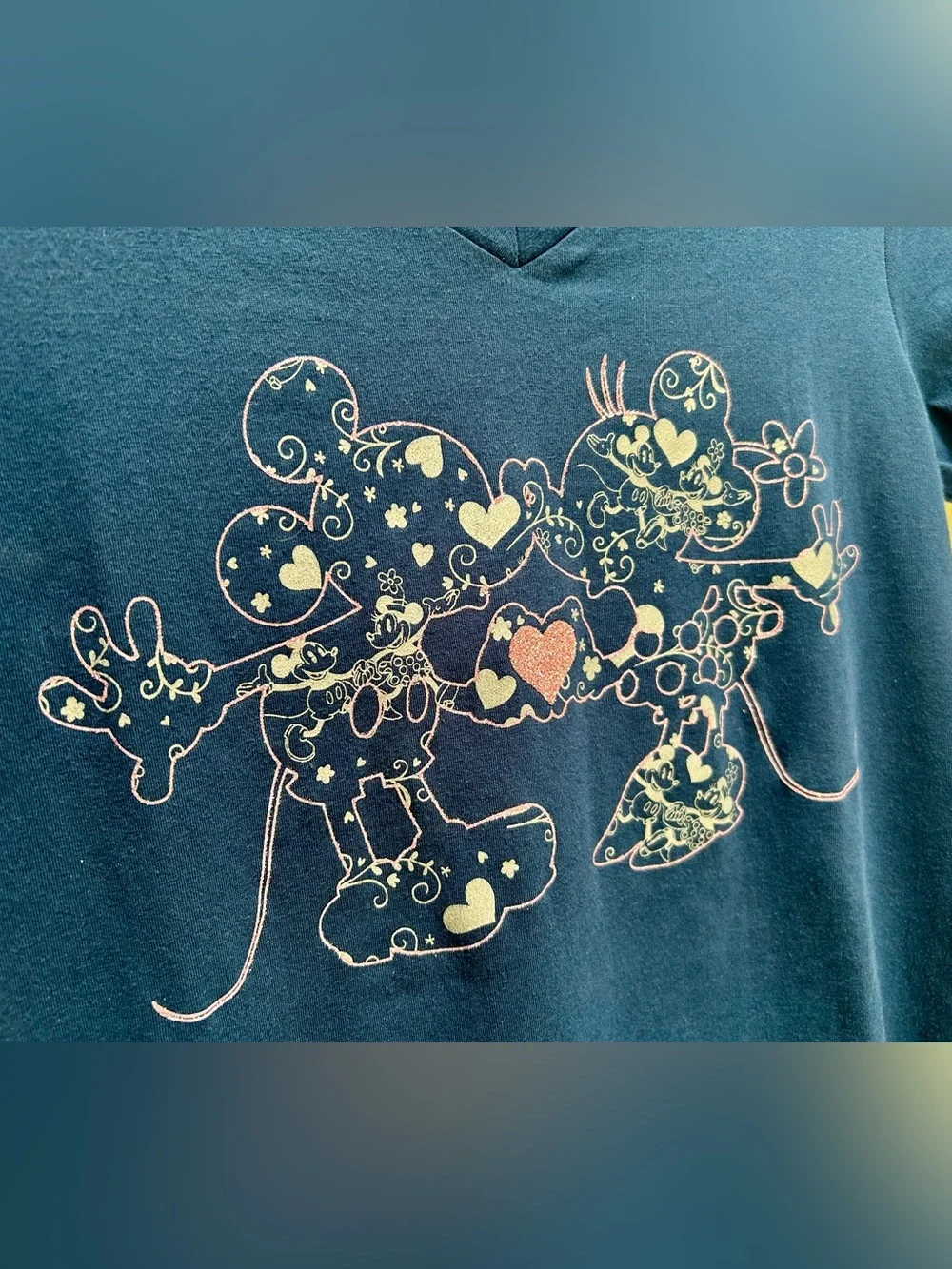 NWT DISNEY Navy V-neck Mickey & Minnie Heart Graphic Tee with Chiffon Hem Small - Picture 3 of 11